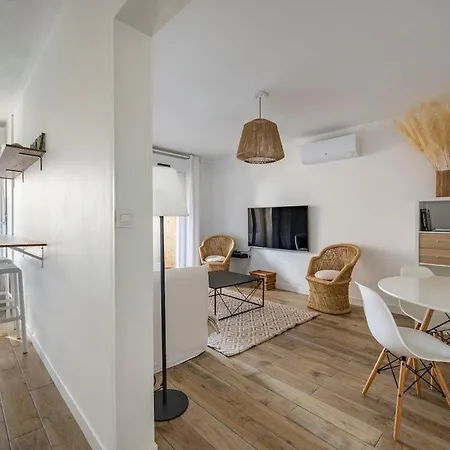 River'view Apartment *