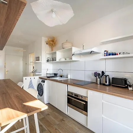 River'view Apartment *